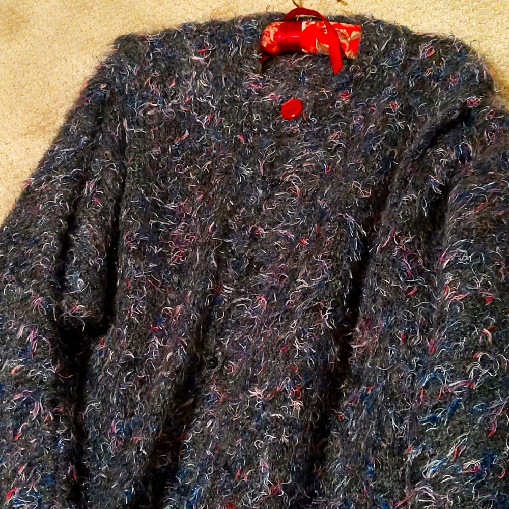 ***Silk. Hand made jacket/sweater. These fotos will never  show the beauty...
